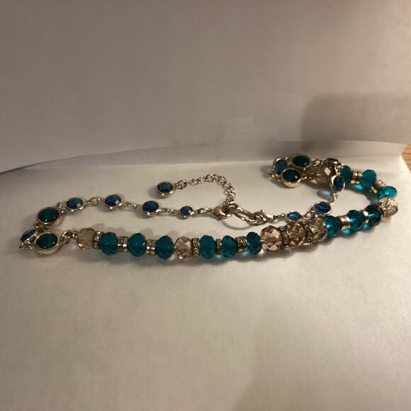 2151 White House Black Market Rhinestone Necklace Gold Tone 20" Teal Aqua - Picture 2 of 4